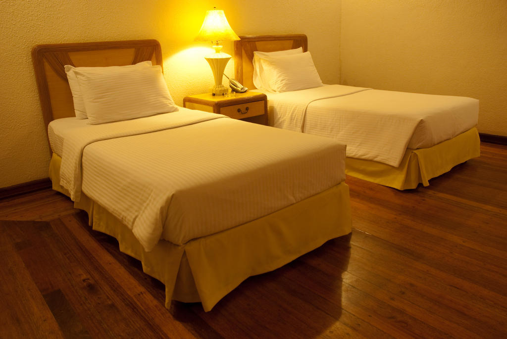 Sea Wind Resort Balabag  Habitación foto